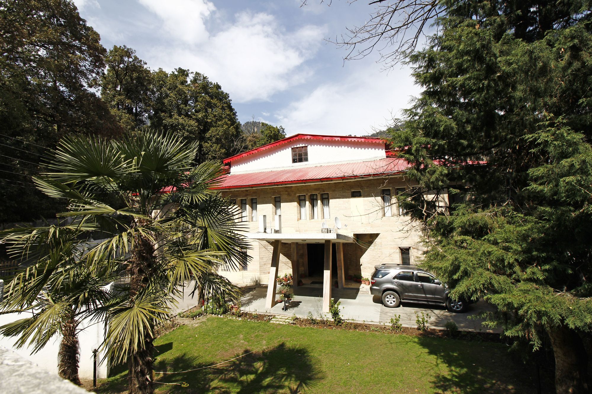 Langdale Manor Hotel Nainital Exterior photo